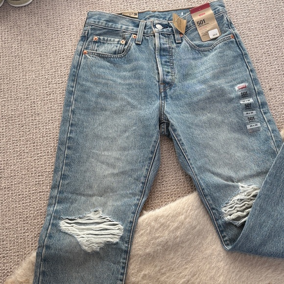 Levi's Classic Blue 501 Distressed Jeans - Picture 3 of 6